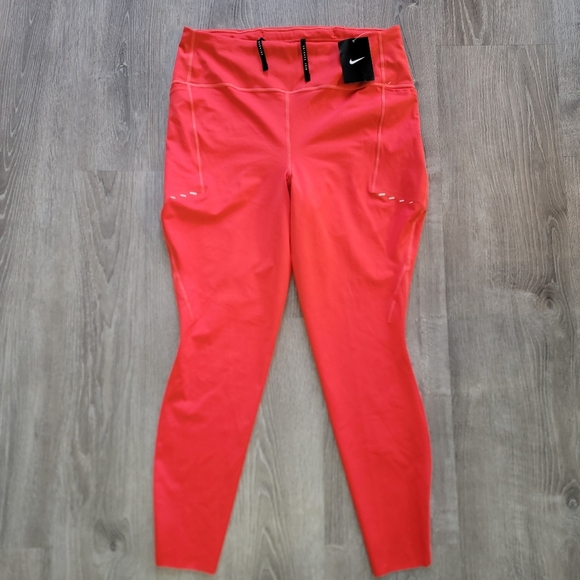 Nike Pants - BRAND NEW Nike Dri-FIT One High Rise 7/8 Pocket Tights Women's Size XL